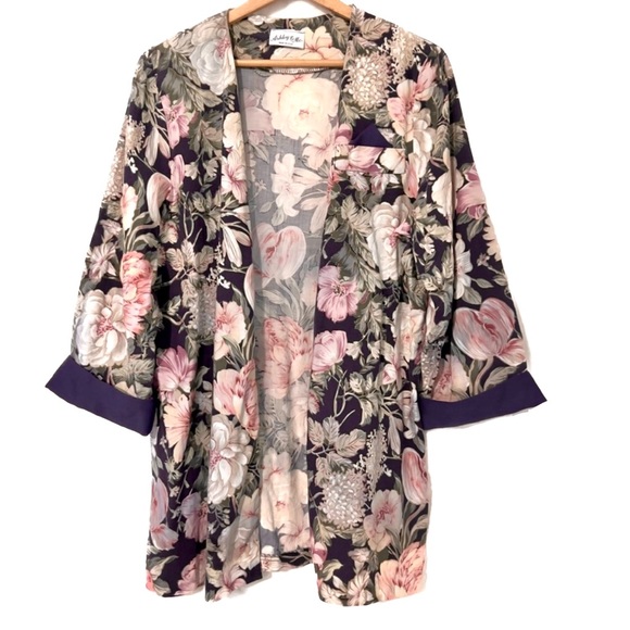 Ashley & Me Vintage light weight floral linen blazer
Size XL - Picture 1 of 4